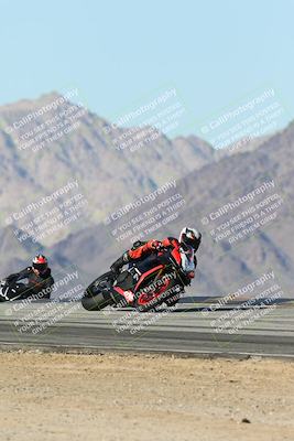 media/Dec-01-2025-Moto Forza (Mon) [[2daa91e15f]]/2-Intermediate Group/Session 4 Turn 9/